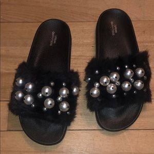 Urban Outfitter black slide sandals